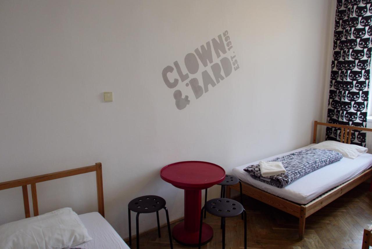 Clown&Bard Hostel Prag Exterior foto