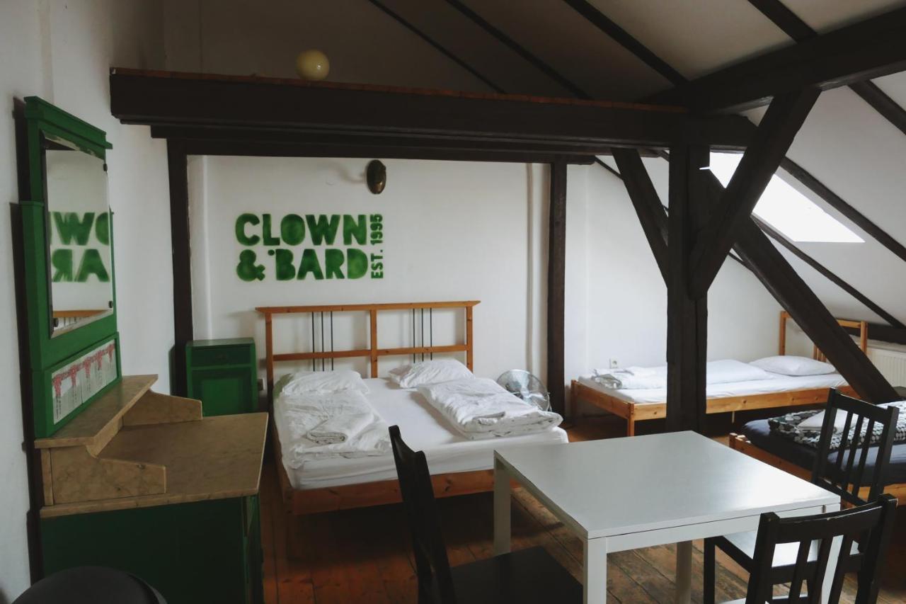 Clown&Bard Hostel Prag Exterior foto